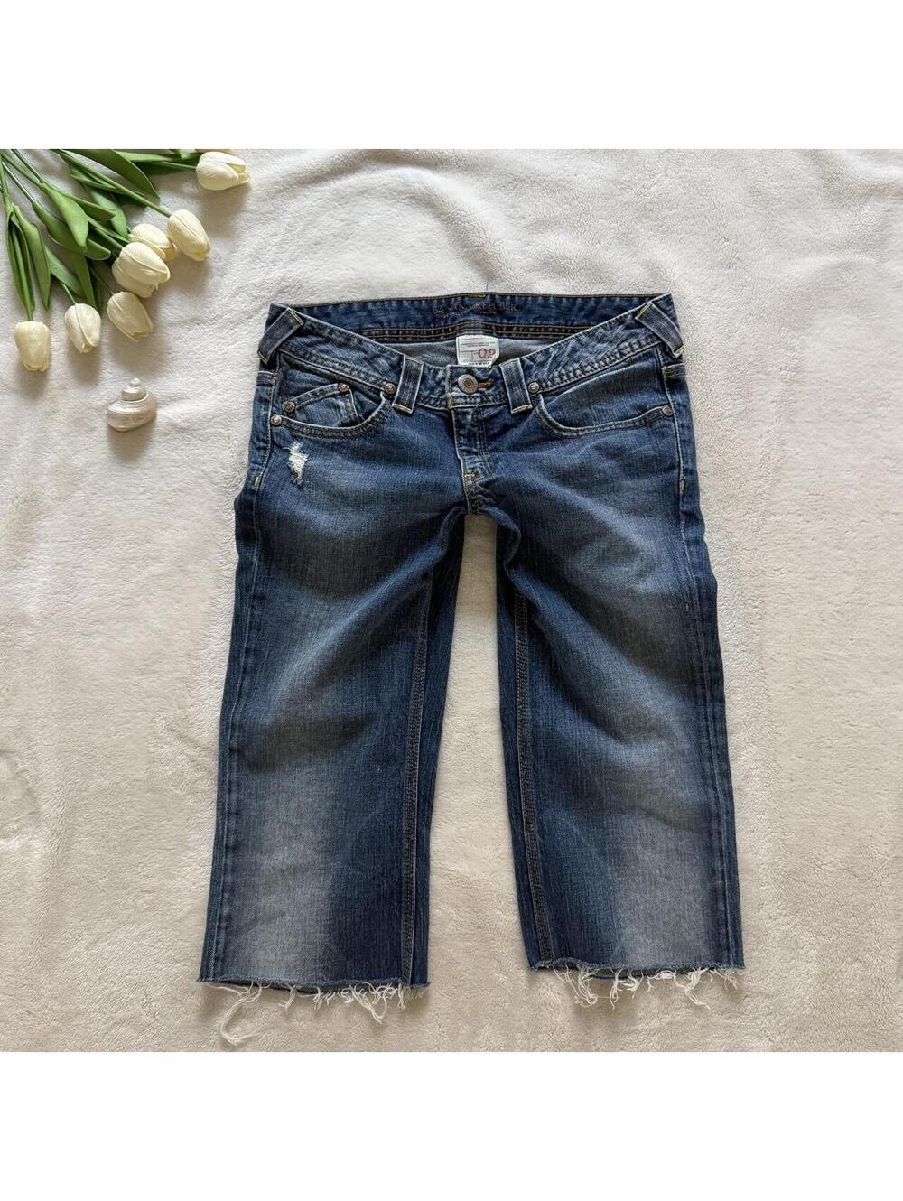 Banana Republic low rise capri jeans